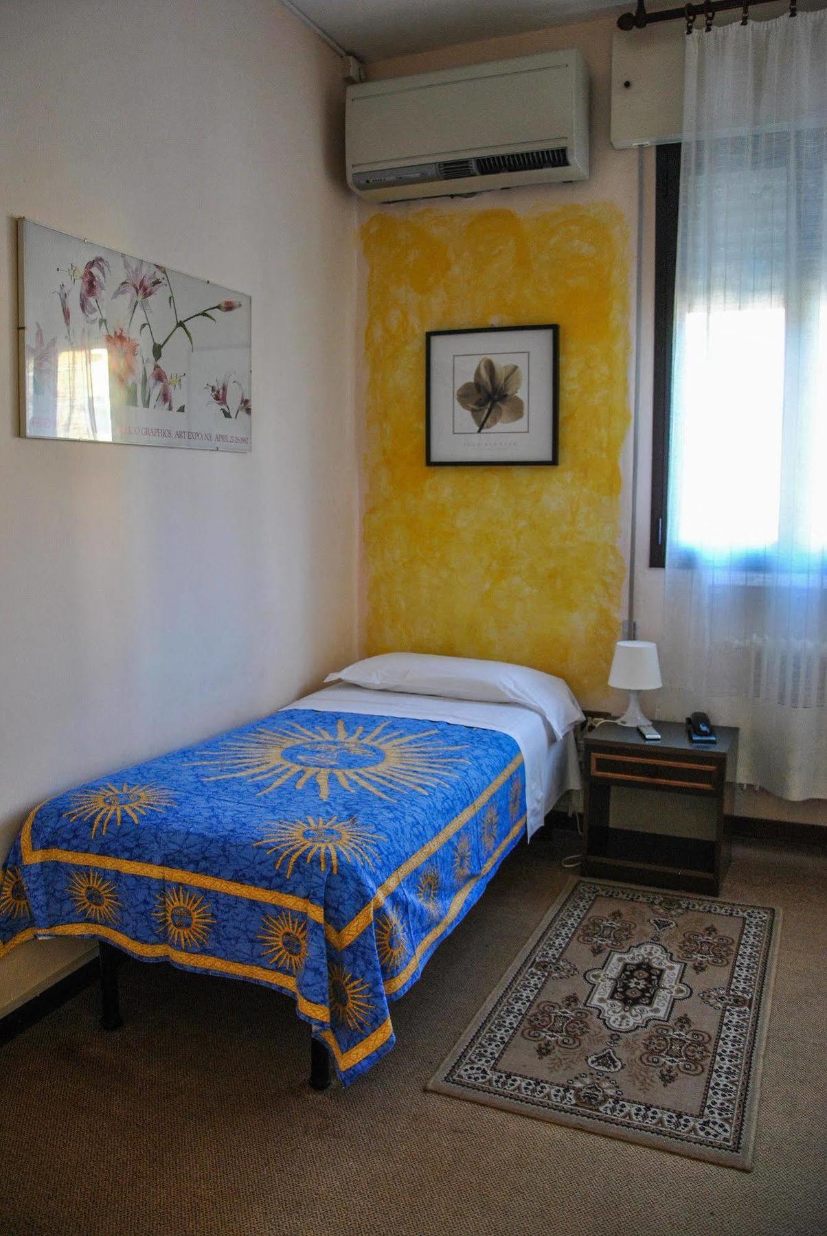 Hotel Alla Fiera Padova Bagian luar foto